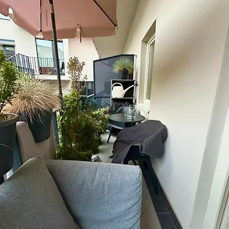 Modern Two-storey With Terrace Apartamento Praga